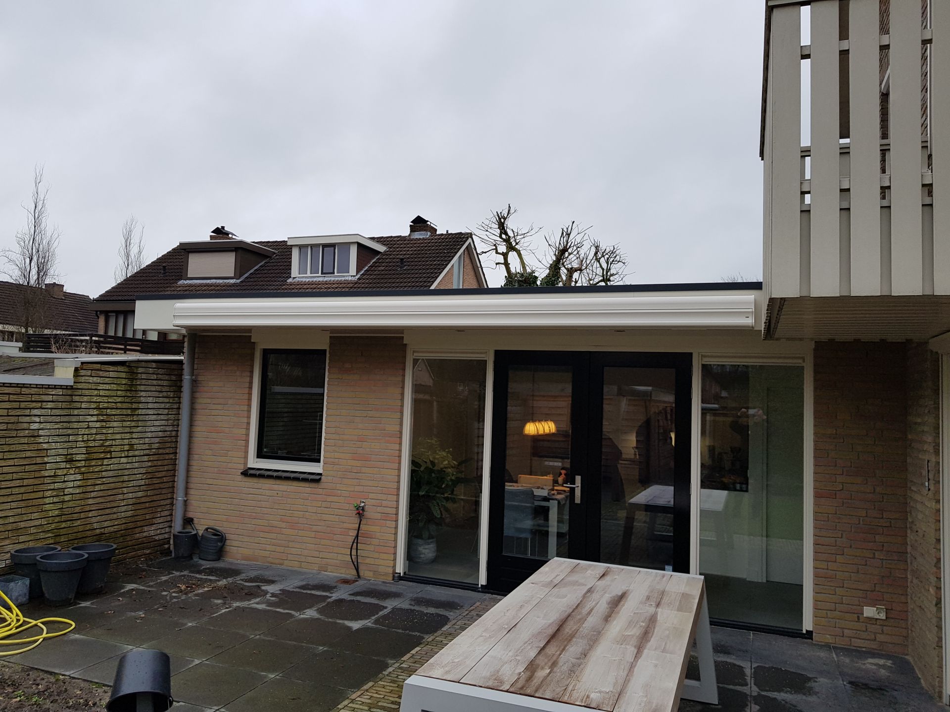 Corfu knikarmscherm van Rainbow te Hengelo