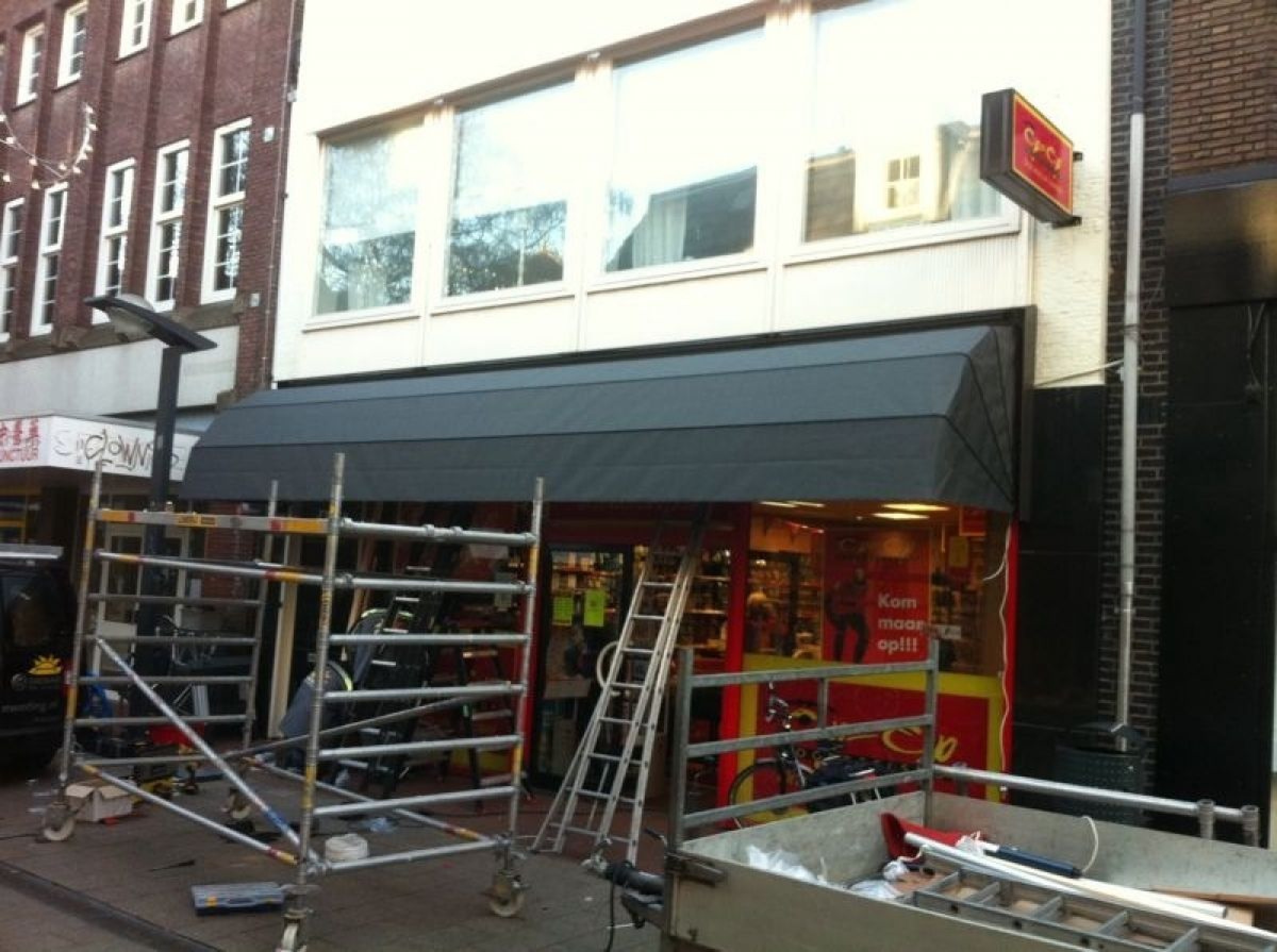 Gemotoriseerde winkel markies