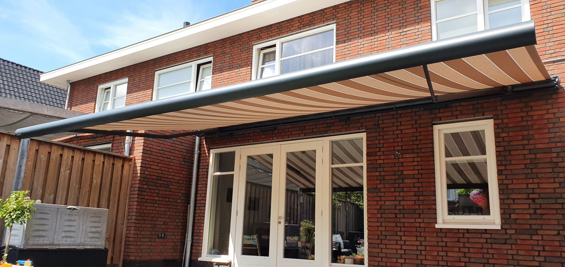 Weinor Opal design scherm te Borne