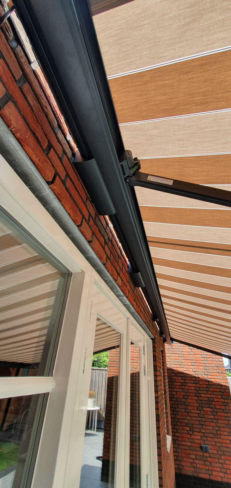 Weinor Opal design scherm te Borne